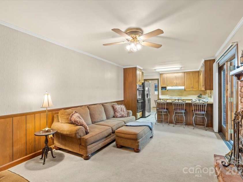 301 Museum Road, Statesville, NC 28625.  MLS# CAR4257027, YatesRealty ID 13472. 