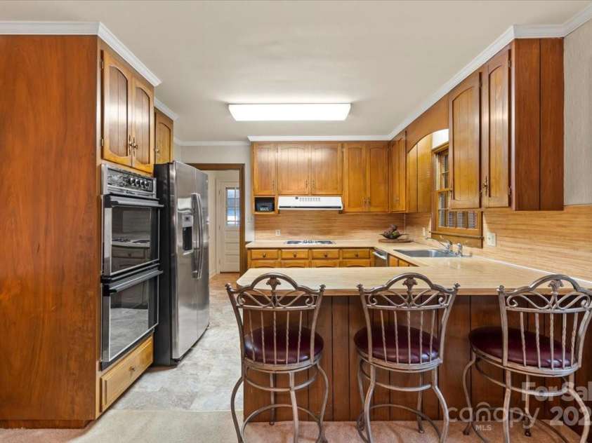 301 Museum Road, Statesville, NC 28625.  MLS# CAR4257027, YatesRealty ID 13472. 