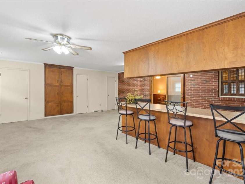 301 Museum Road, Statesville, NC 28625.  MLS# CAR4257027, YatesRealty ID 13472. 