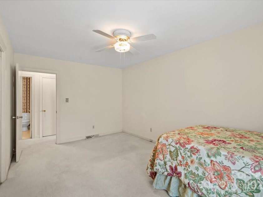 301 Museum Road, Statesville, NC 28625.  MLS# CAR4257027, YatesRealty ID 13472. 