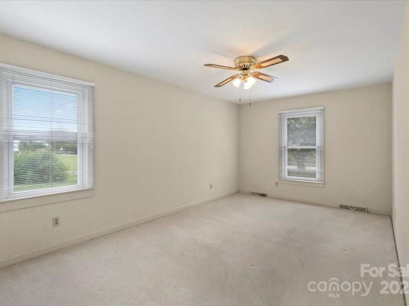 301 Museum Road, Statesville, NC 28625.  MLS# CAR4257027, YatesRealty ID 13472. 