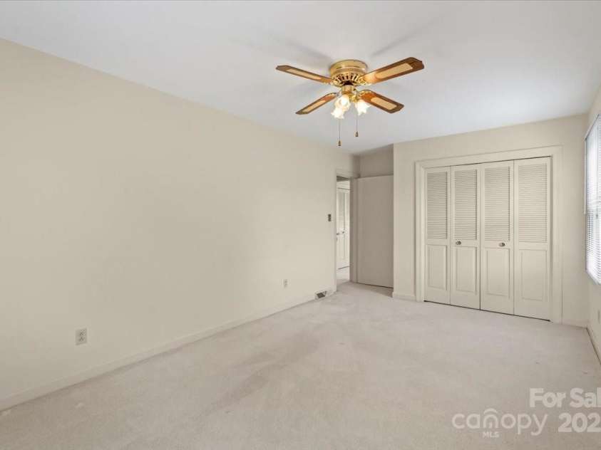 301 Museum Road, Statesville, NC 28625.  MLS# CAR4257027, YatesRealty ID 13472. 