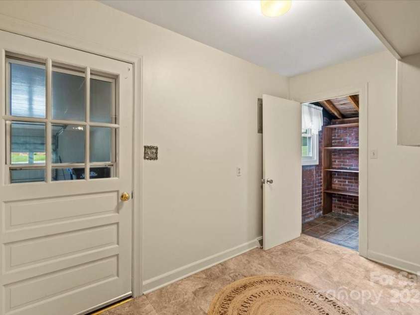 301 Museum Road, Statesville, NC 28625.  MLS# CAR4257027, YatesRealty ID 13472. 