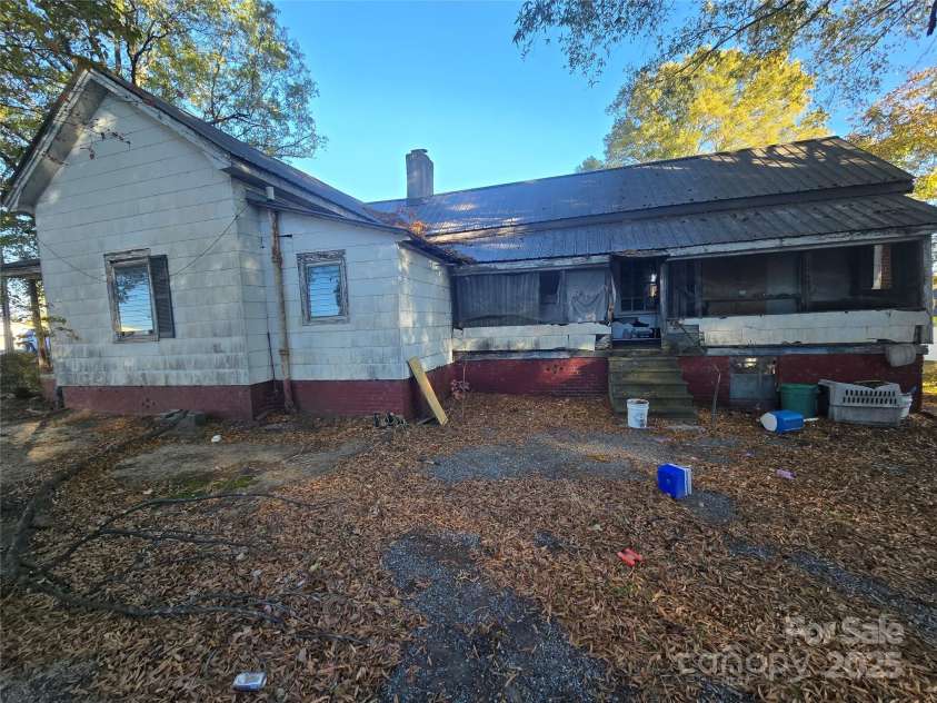 704 Sloop Avenue, Kannapolis, NC 28083.  MLS# CAR4319399, YatesRealty ID 13472. 