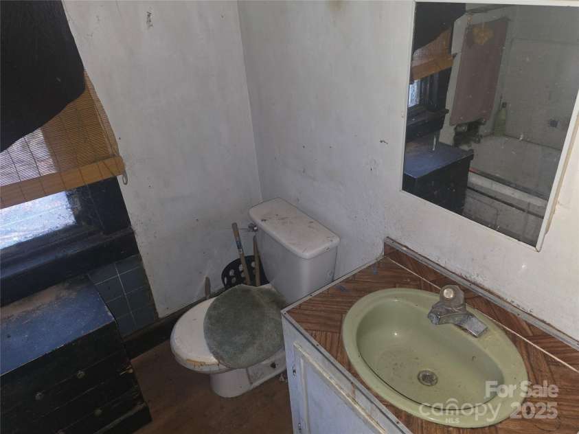 704 Sloop Avenue, Kannapolis, NC 28083.  MLS# CAR4319399, YatesRealty ID 13472. 