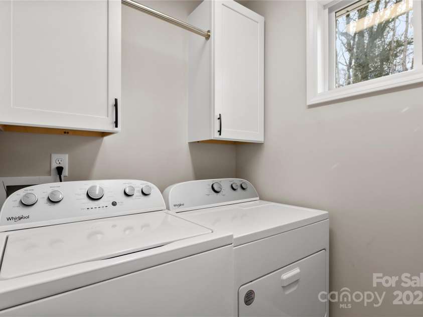 106 Dalton Street, Black Mountain, NC 28711.  MLS# CAR4254021, YatesRealty ID 13474. 