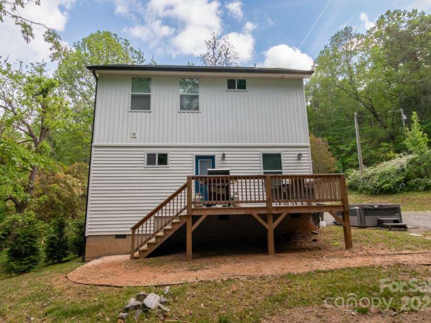 106 Dalton Street, Black Mountain, NC 28711.  MLS# CAR4254021, YatesRealty ID 13474. 