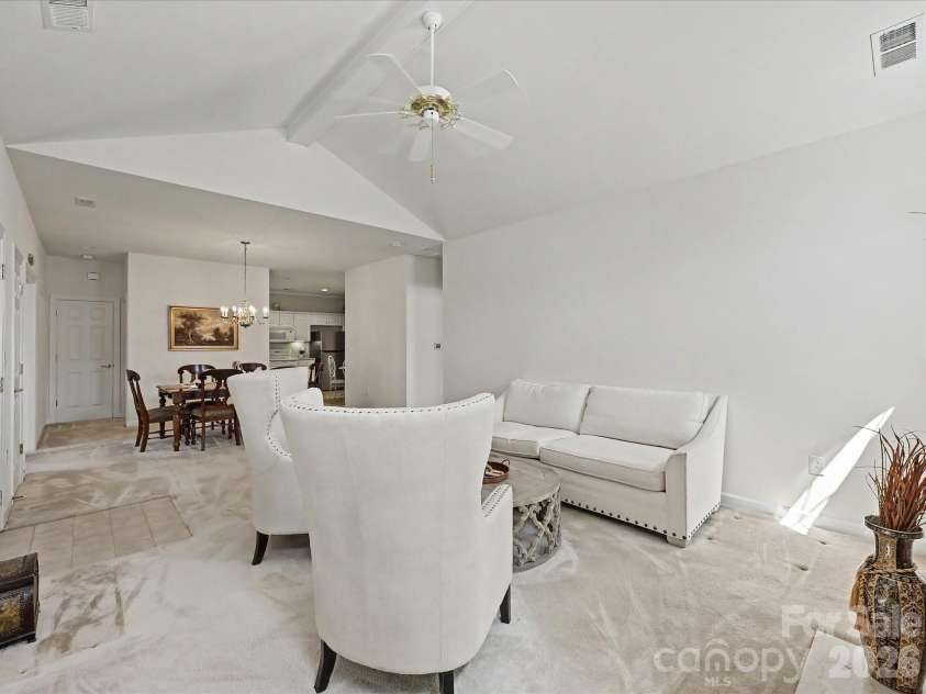 8655 Windsor Ridge Drive, Charlotte, NC 28277.  MLS# CAR4371179, YatesRealty ID 13474. 