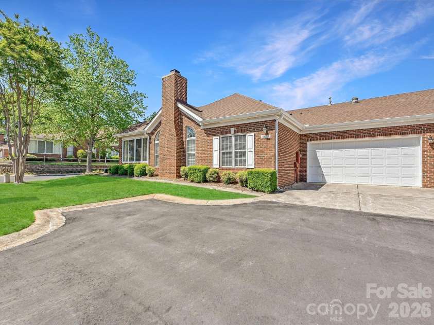 8655 Windsor Ridge Drive, Charlotte, NC 28277.  MLS# CAR4371179, YatesRealty ID 13474. 