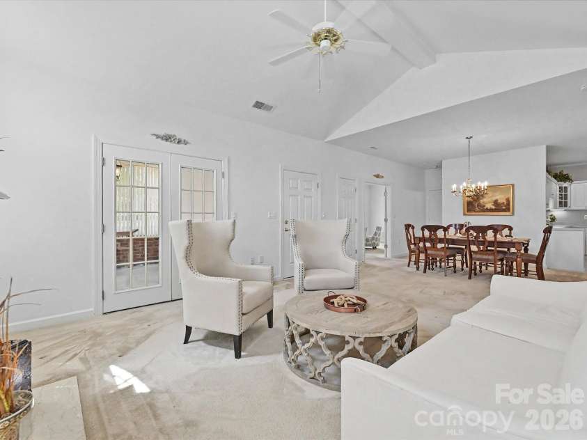 8655 Windsor Ridge Drive, Charlotte, NC 28277.  MLS# CAR4371179, YatesRealty ID 13474. 