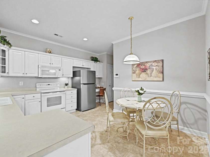 8655 Windsor Ridge Drive, Charlotte, NC 28277.  MLS# CAR4371179, YatesRealty ID 13474. 