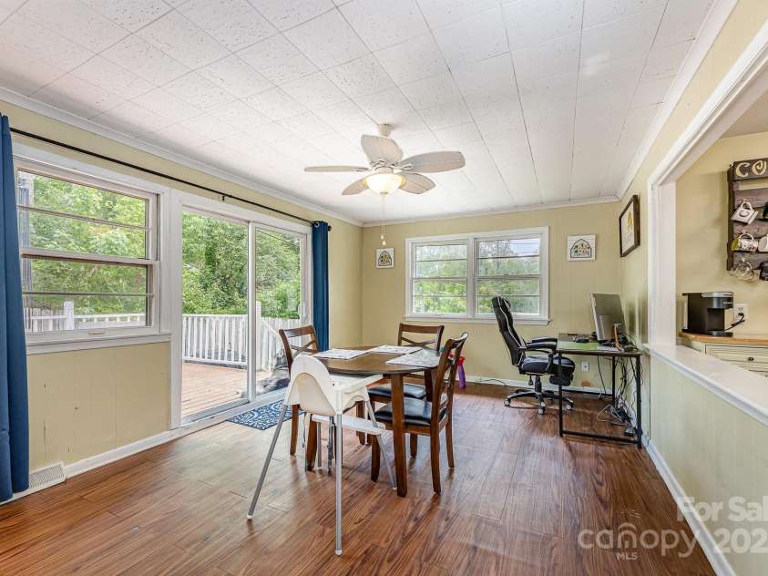 3104 Canterbury Street, Greensboro, NC 27408.  MLS# CAR4258722, YatesRealty ID 13475. 