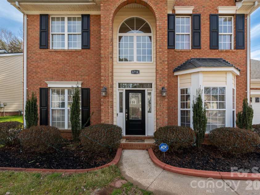 6714 Reedy Creek Road, Charlotte, NC 28215.  MLS# CAR4345304, YatesRealty ID 13475. 