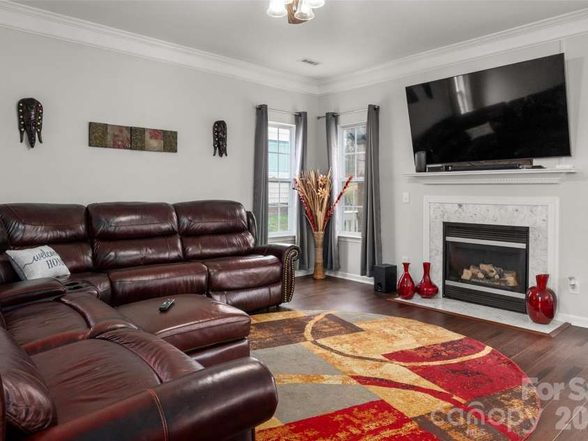 6714 Reedy Creek Road, Charlotte, NC 28215.  MLS# CAR4345304, YatesRealty ID 13475. 
