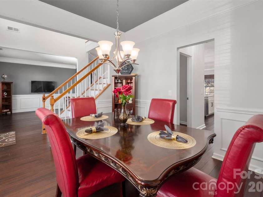 6714 Reedy Creek Road, Charlotte, NC 28215.  MLS# CAR4345304, YatesRealty ID 13475. 
