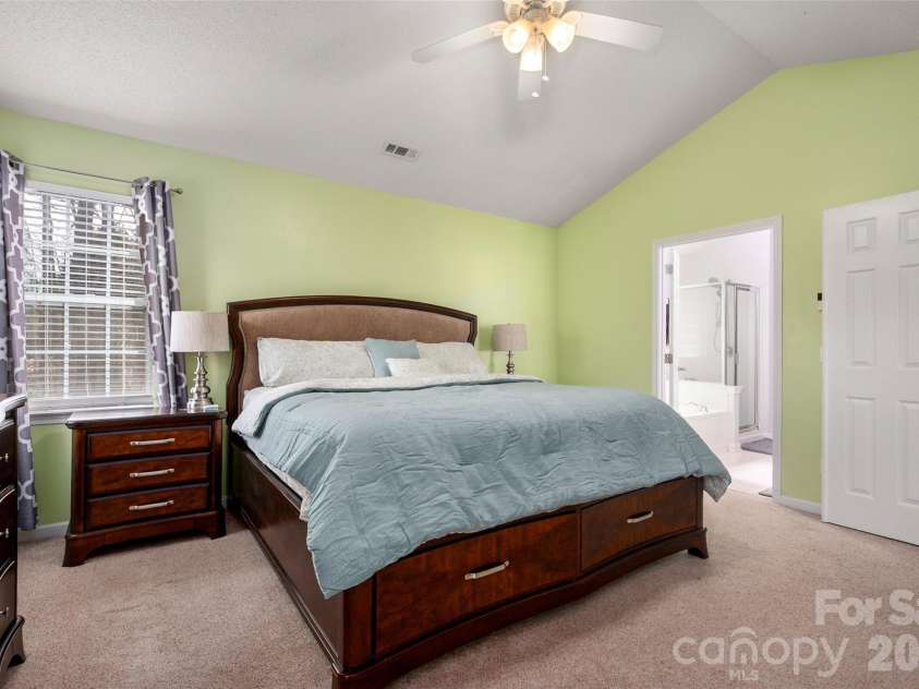 6714 Reedy Creek Road, Charlotte, NC 28215.  MLS# CAR4345304, YatesRealty ID 13475. 