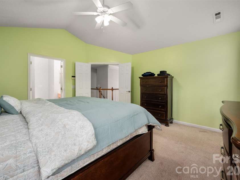 6714 Reedy Creek Road, Charlotte, NC 28215.  MLS# CAR4345304, YatesRealty ID 13475. 