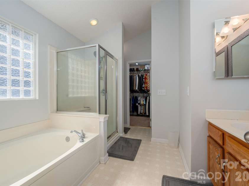 6714 Reedy Creek Road, Charlotte, NC 28215.  MLS# CAR4345304, YatesRealty ID 13475. 