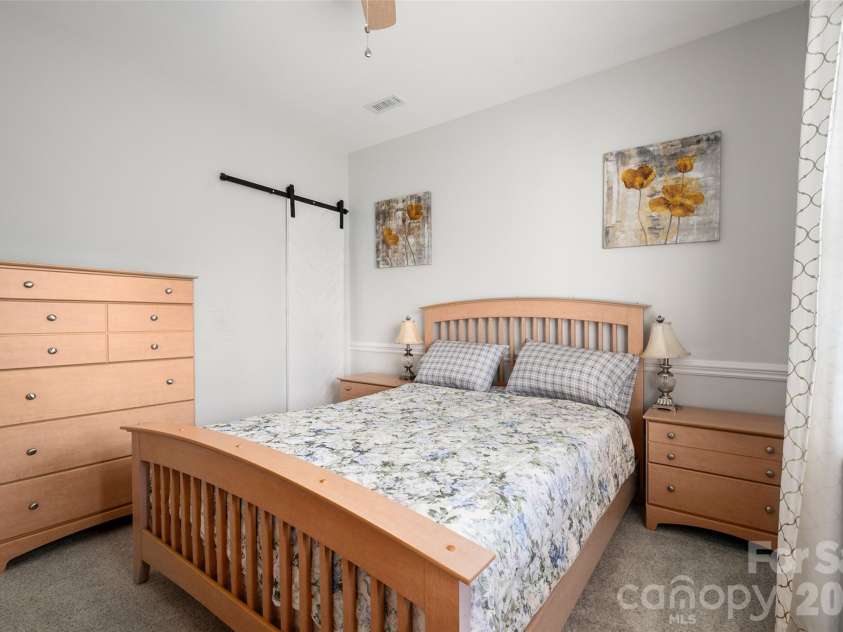 6714 Reedy Creek Road, Charlotte, NC 28215.  MLS# CAR4345304, YatesRealty ID 13475. 