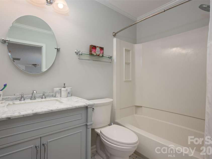 6714 Reedy Creek Road, Charlotte, NC 28215.  MLS# CAR4345304, YatesRealty ID 13475. 