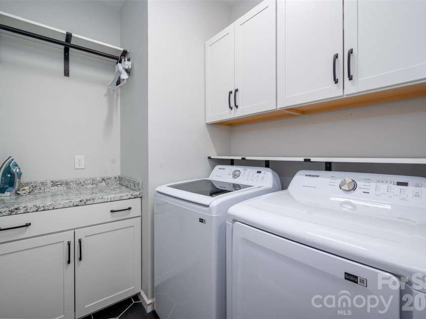 6714 Reedy Creek Road, Charlotte, NC 28215.  MLS# CAR4345304, YatesRealty ID 13475. 