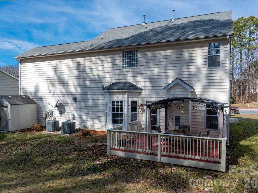 6714 Reedy Creek Road, Charlotte, NC 28215.  MLS# CAR4345304, YatesRealty ID 13475. 