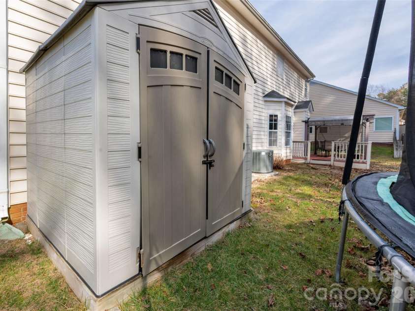 6714 Reedy Creek Road, Charlotte, NC 28215.  MLS# CAR4345304, YatesRealty ID 13475. 
