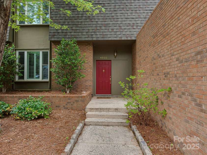 4025 Woodfox Drive, Charlotte, NC 28277.  MLS# CAR4258615, YatesRealty ID 13476. 