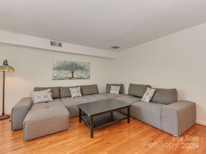 4025 Woodfox Drive, Charlotte, NC 28277.  MLS# CAR4258615, YatesRealty ID 13476. 