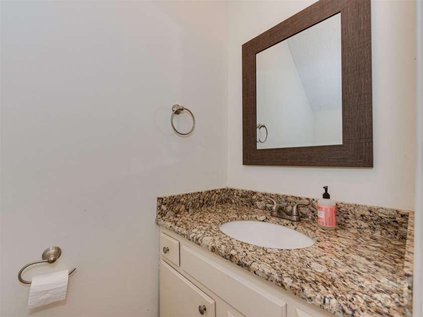 4025 Woodfox Drive, Charlotte, NC 28277.  MLS# CAR4258615, YatesRealty ID 13476. 