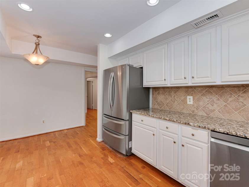 4025 Woodfox Drive, Charlotte, NC 28277.  MLS# CAR4258615, YatesRealty ID 13476. 