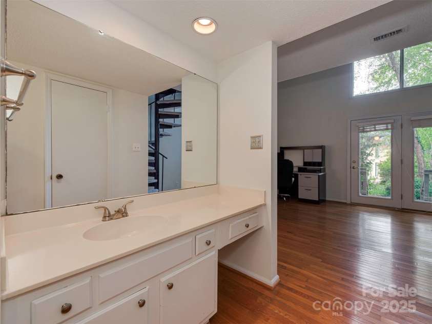 4025 Woodfox Drive, Charlotte, NC 28277.  MLS# CAR4258615, YatesRealty ID 13476. 
