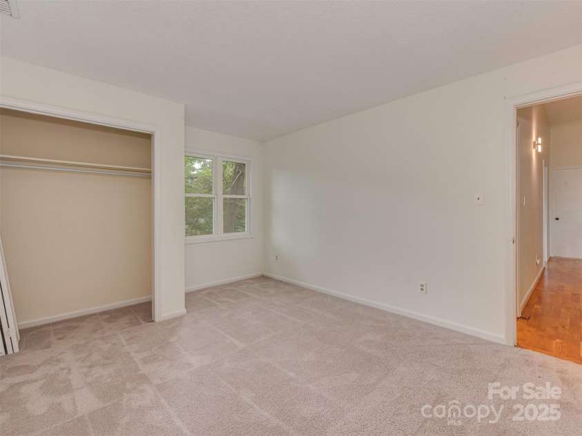 4025 Woodfox Drive, Charlotte, NC 28277.  MLS# CAR4258615, YatesRealty ID 13476. 