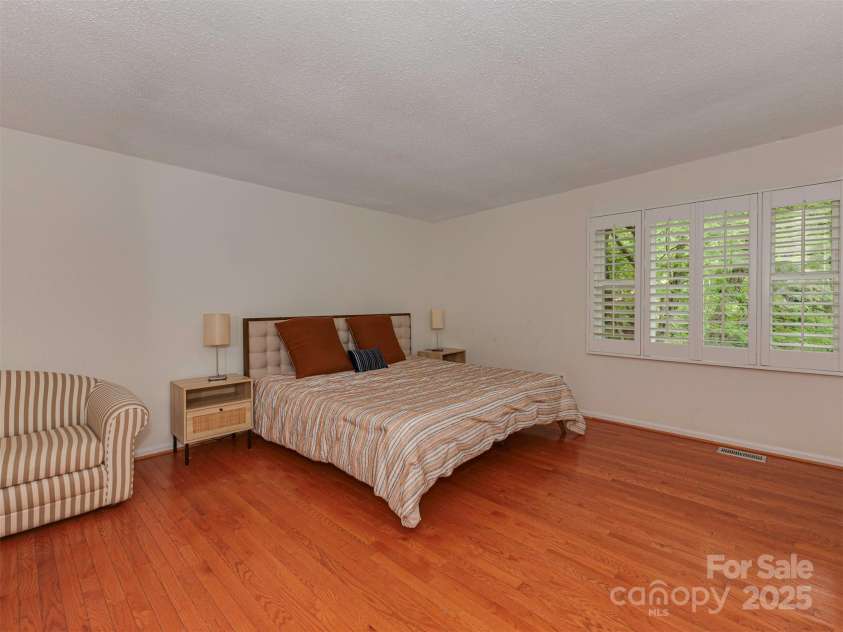 4025 Woodfox Drive, Charlotte, NC 28277.  MLS# CAR4258615, YatesRealty ID 13476. 