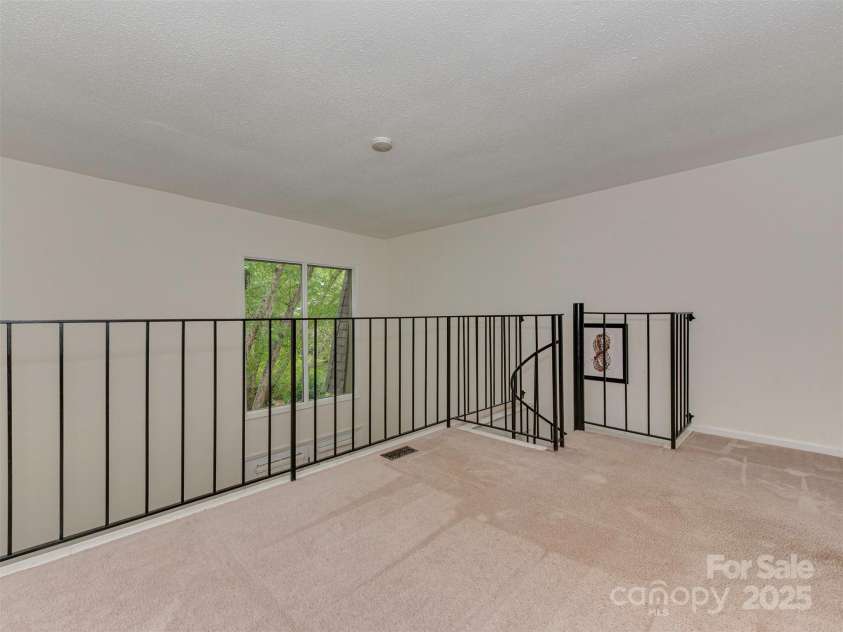 4025 Woodfox Drive, Charlotte, NC 28277.  MLS# CAR4258615, YatesRealty ID 13476. 