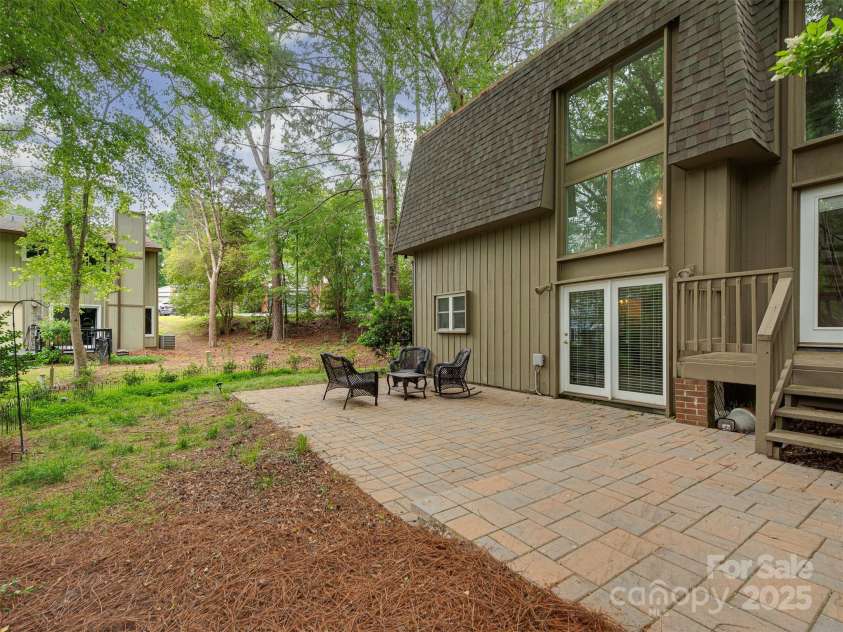 4025 Woodfox Drive, Charlotte, NC 28277.  MLS# CAR4258615, YatesRealty ID 13476. 