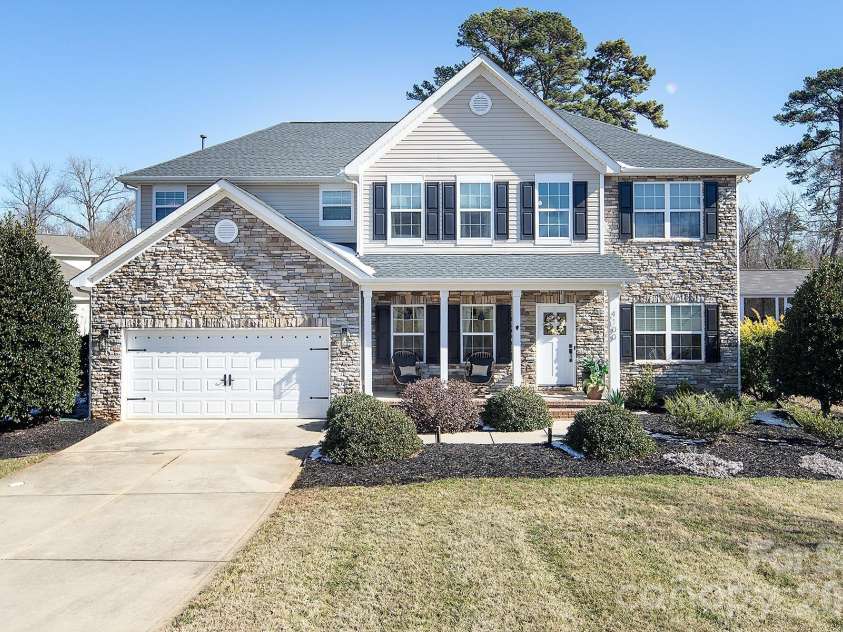 4100 Hay Meadow Drive, Mint Hill, NC 28227.  MLS# CAR4342313, YatesRealty ID 13476. 