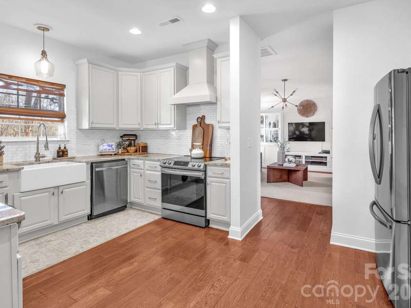 4100 Hay Meadow Drive, Mint Hill, NC 28227.  MLS# CAR4342313, YatesRealty ID 13476. 