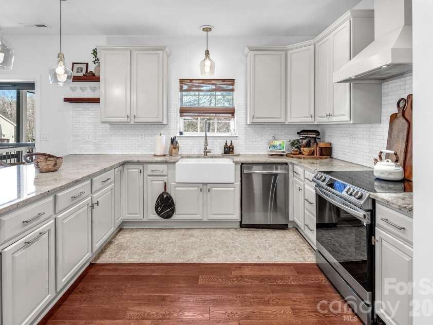4100 Hay Meadow Drive, Mint Hill, NC 28227.  MLS# CAR4342313, YatesRealty ID 13476. 