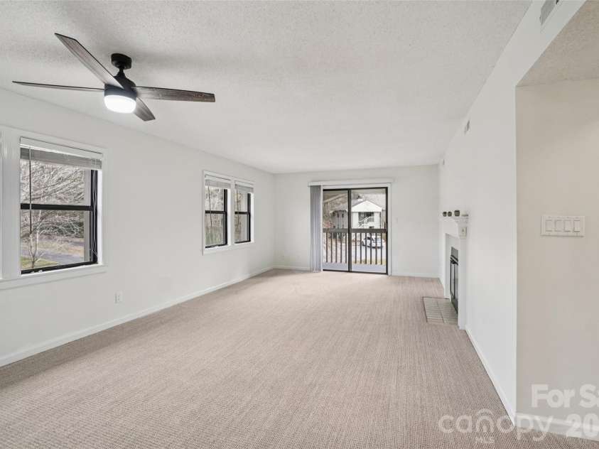 602 Abbey Circle, Asheville, NC 28805.  MLS# CAR4336699, YatesRealty ID 13477. 