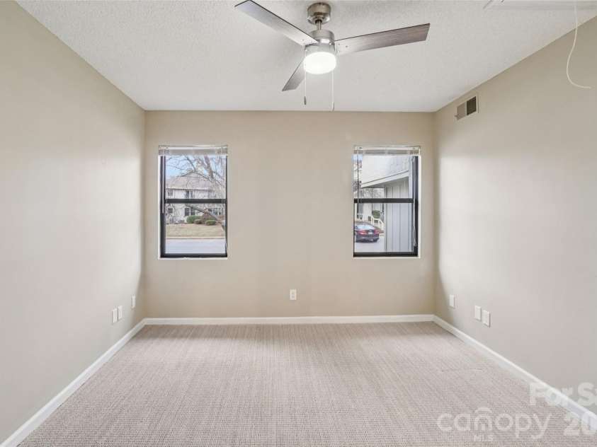 602 Abbey Circle, Asheville, NC 28805.  MLS# CAR4336699, YatesRealty ID 13477. 