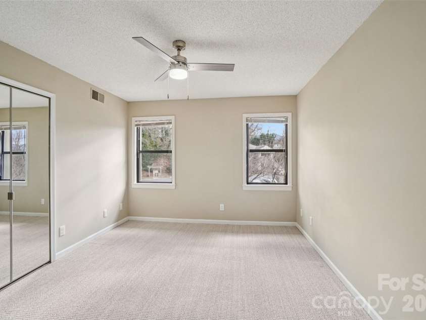 602 Abbey Circle, Asheville, NC 28805.  MLS# CAR4336699, YatesRealty ID 13477. 