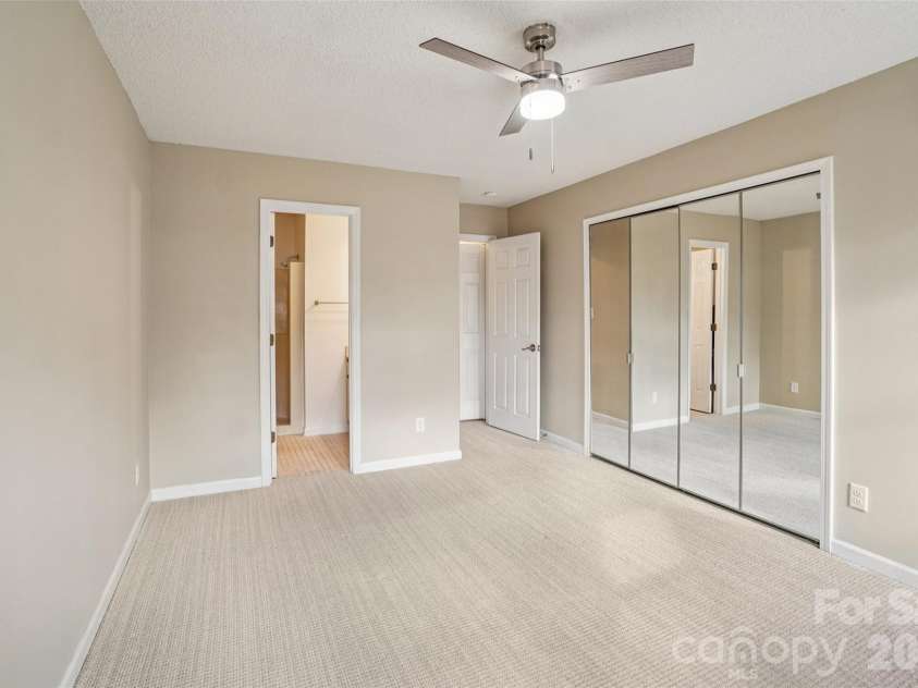 602 Abbey Circle, Asheville, NC 28805.  MLS# CAR4336699, YatesRealty ID 13477. 