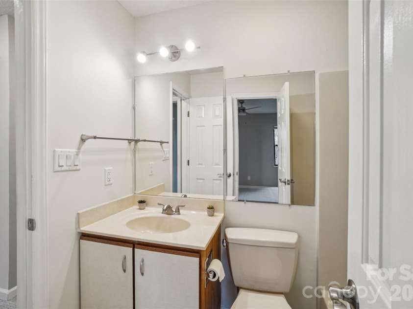 602 Abbey Circle, Asheville, NC 28805.  MLS# CAR4336699, YatesRealty ID 13477. 