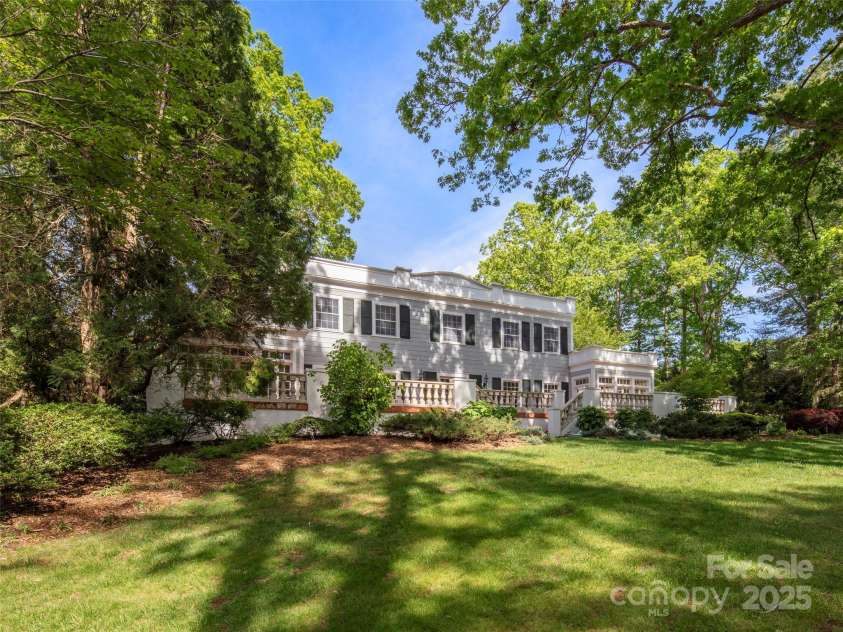 316 Vanderbilt Road, Asheville, NC 28803.  MLS# CAR4258153, YatesRealty ID 13479. 