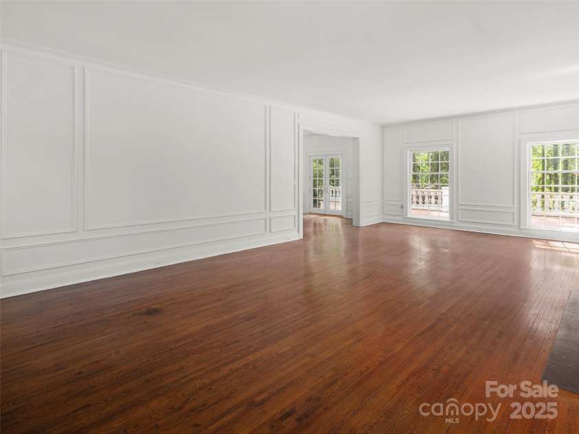 316 Vanderbilt Road, Asheville, NC 28803.  MLS# CAR4258153, YatesRealty ID 13479. 