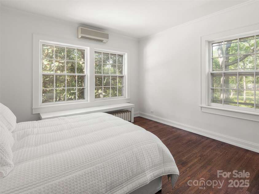 316 Vanderbilt Road, Asheville, NC 28803.  MLS# CAR4258153, YatesRealty ID 13479. 