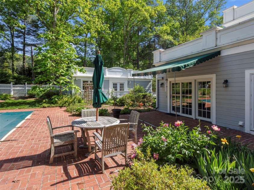 316 Vanderbilt Road, Asheville, NC 28803.  MLS# CAR4258153, YatesRealty ID 13479. 