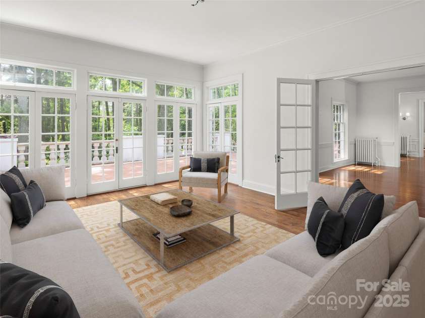 316 Vanderbilt Road, Asheville, NC 28803.  MLS# CAR4258153, YatesRealty ID 13479. Casual dining alternately staged as gathering room