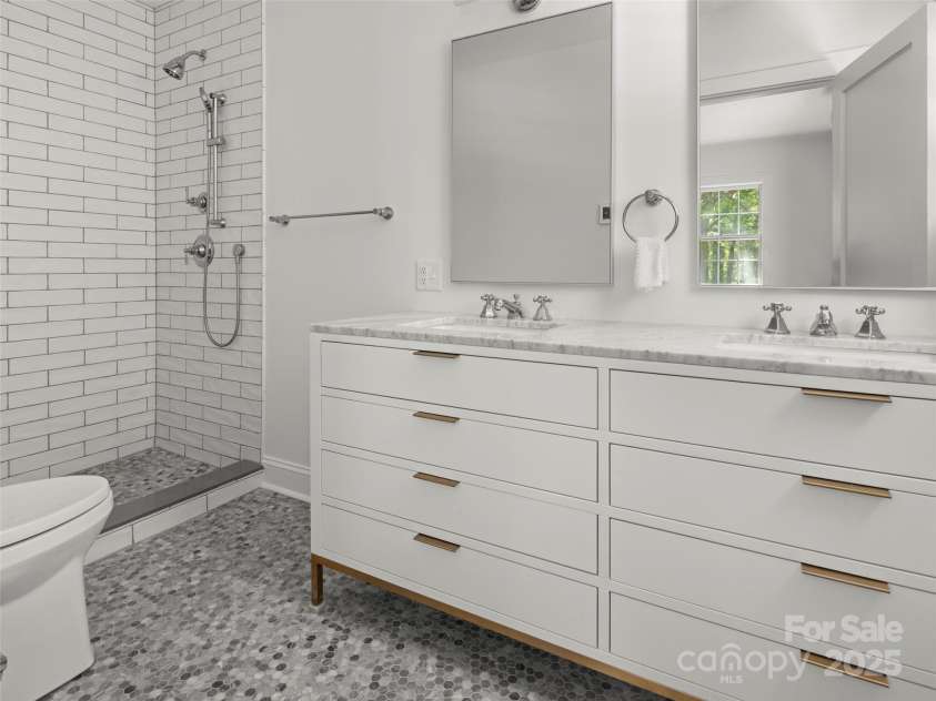 316 Vanderbilt Road, Asheville, NC 28803.  MLS# CAR4258153, YatesRealty ID 13479. Primary bath